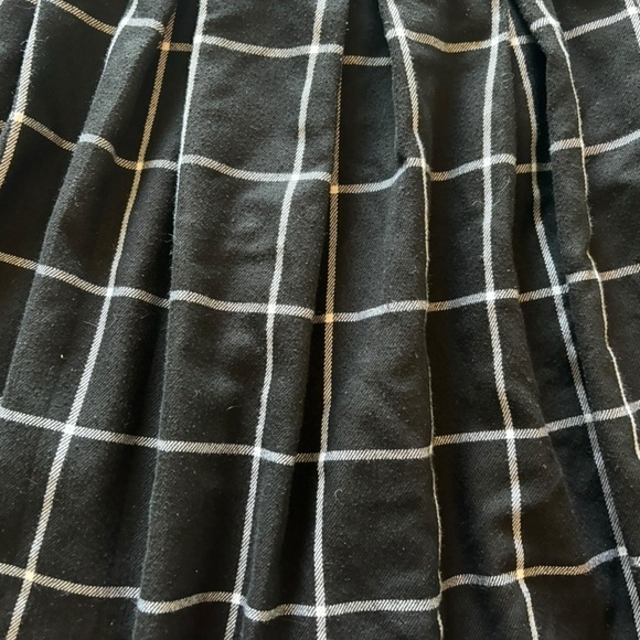 Hott Topic Black and White Plaid Pleated Mini Skirt Size Large - Picture 4 of 7